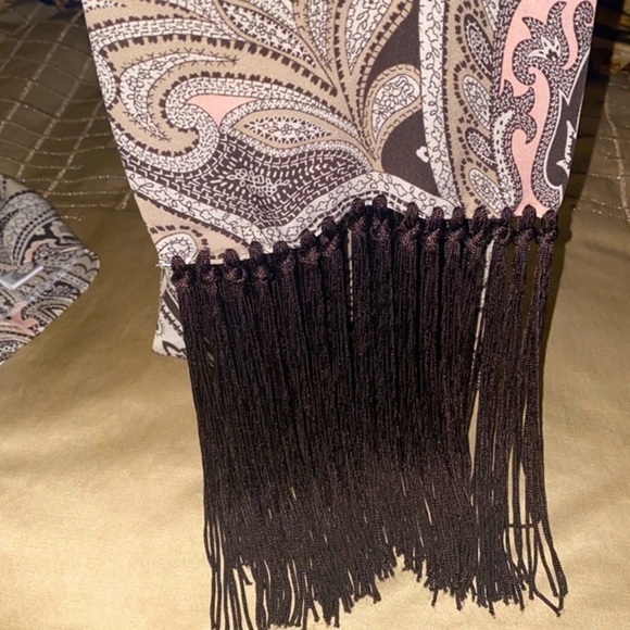 MICHAEL Michael Kors shirt dress 100% silk
MICHAEL Michael Kors size 6 NWOT - Picture 3 of 6